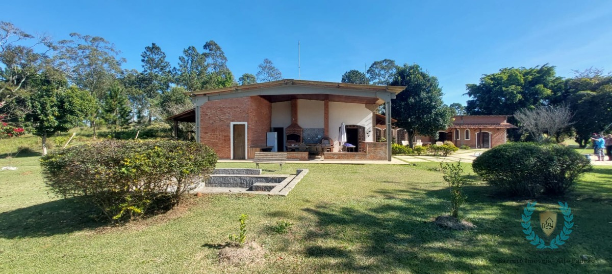 Fazenda à venda com 4 quartos, 800m² - Foto 2