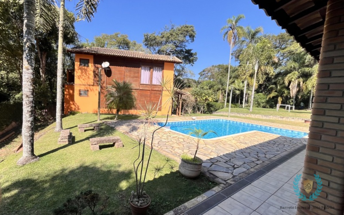 Casa de Condomínio à venda com 4 quartos, 284m² - Foto 1