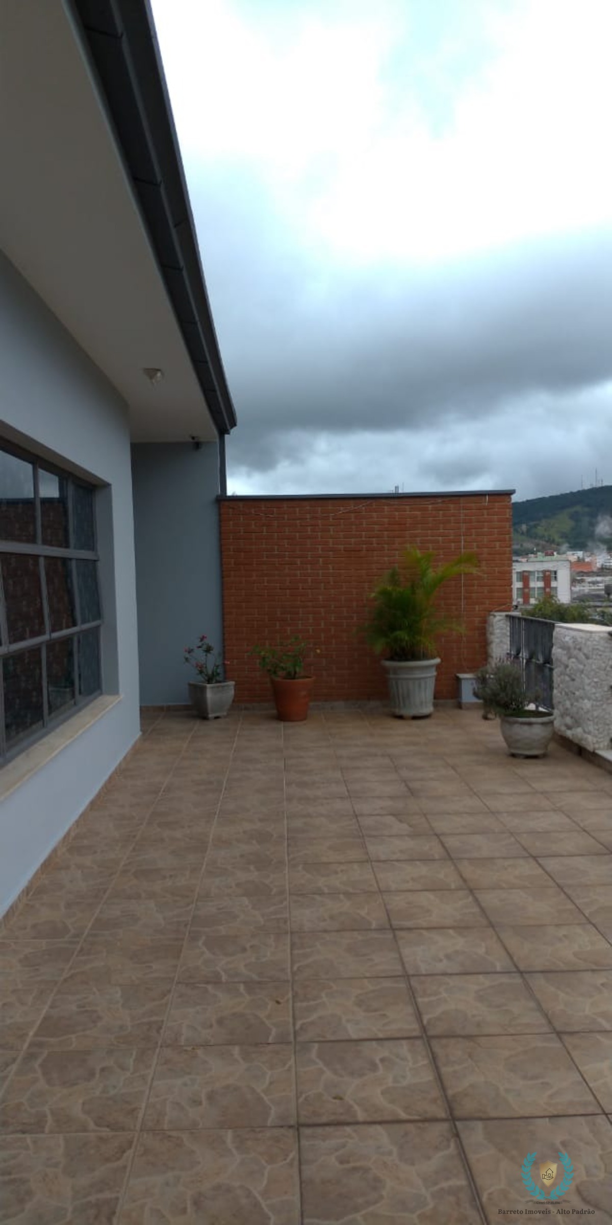 Casa à venda com 3 quartos, 222m² - Foto 3