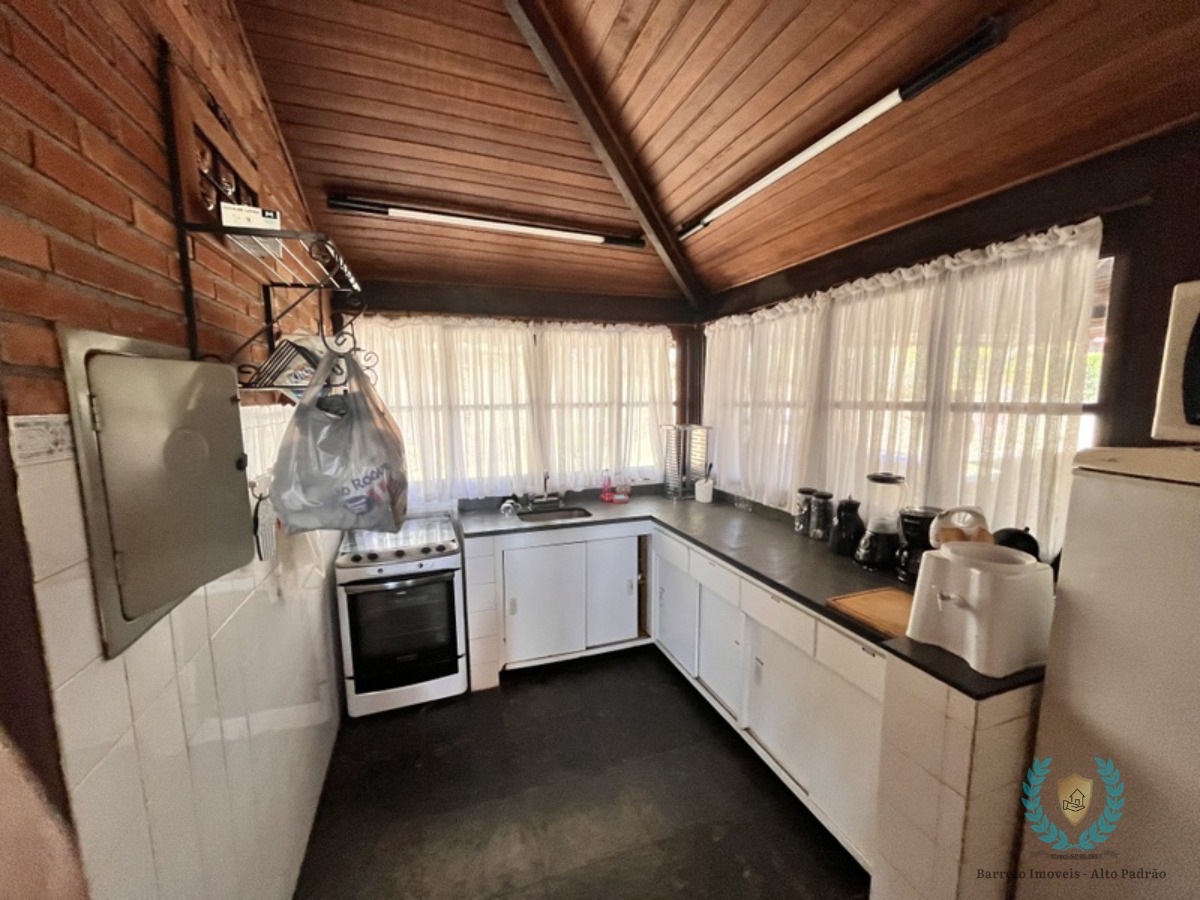 Casa para alugar com 3 quartos, 600m² - Foto 16