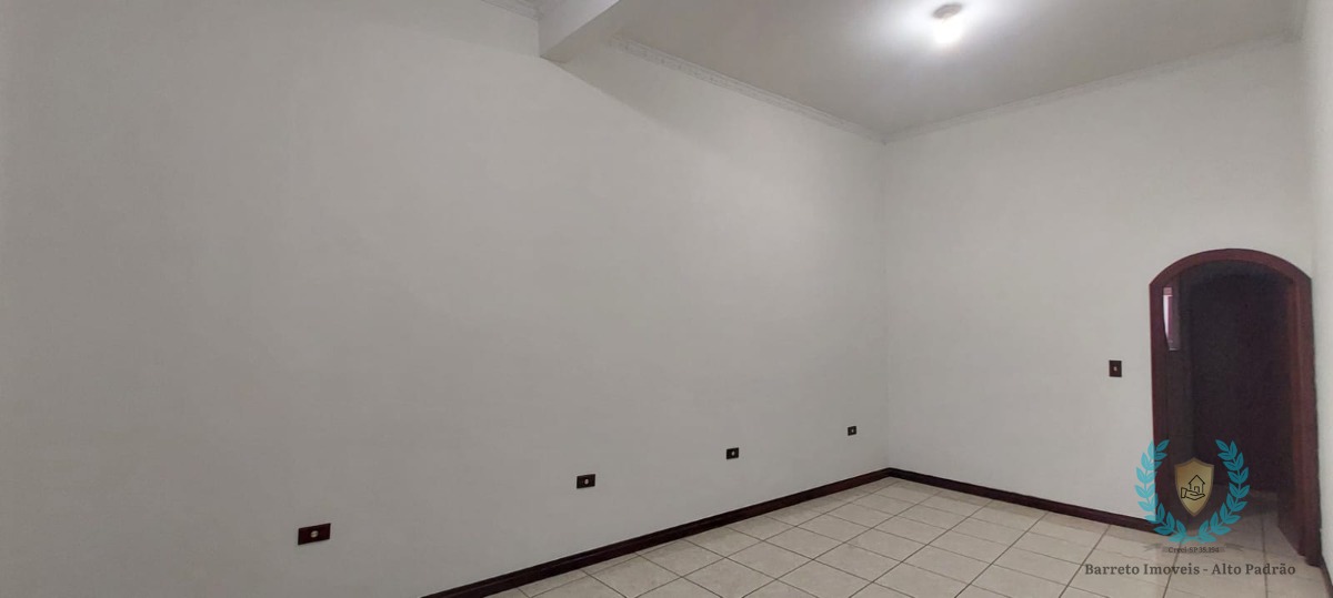 Casa para alugar com 5 quartos, 259m² - Foto 2