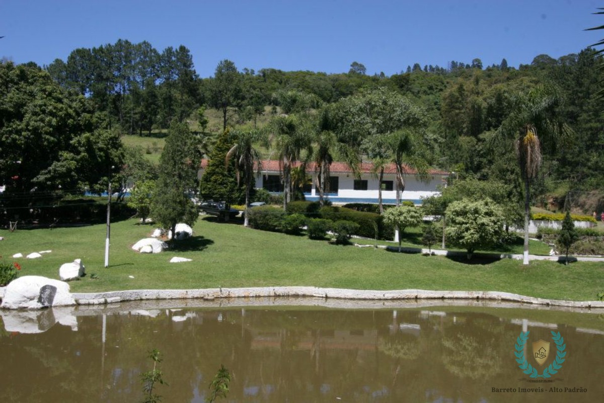 Fazenda à venda com 6 quartos, 121000m² - Foto 1