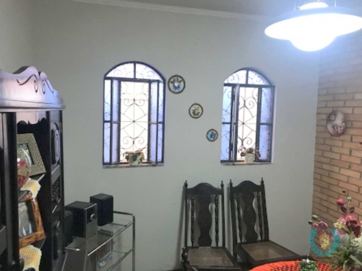 Casa à venda com 3 quartos, 220m² - Foto 5